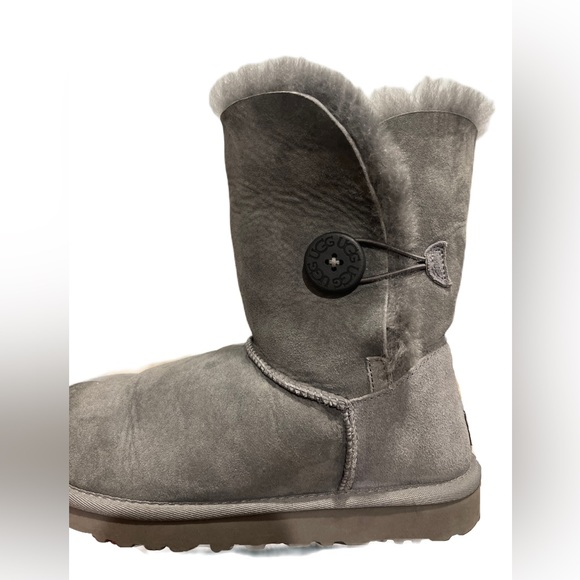 UGG BAILEY BUTTON II GREY GRAY WATER RESISTANT BOOT USA 9 / EU 40 / UK 7.5 - Picture 3 of 8